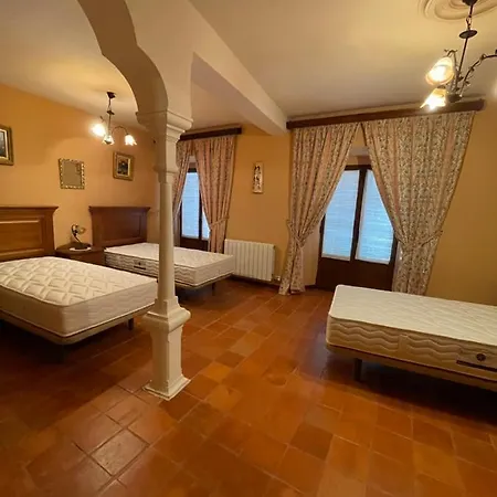 Calderon De Medina L, Ll Y Lll Country house *