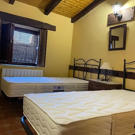 Calderon De Medina L, Ll Y Lll Country house