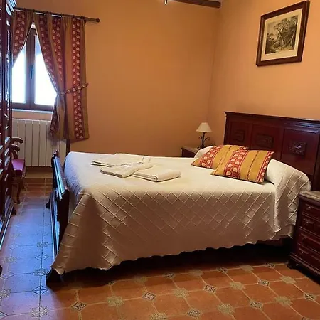 Calderon De Medina L, Ll Y Lll Country house