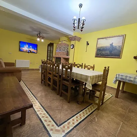 Calderon De Medina L, Ll Y Lll Country house