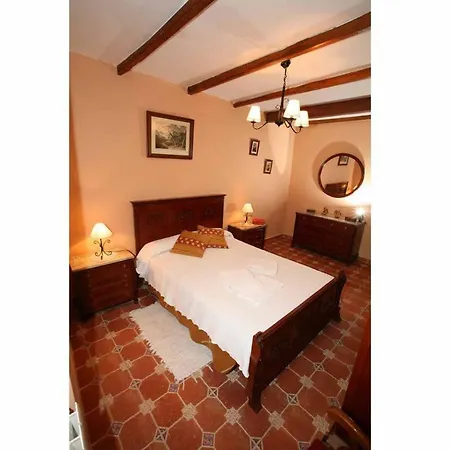 Calderon De Medina L, Ll Y Lll Country house